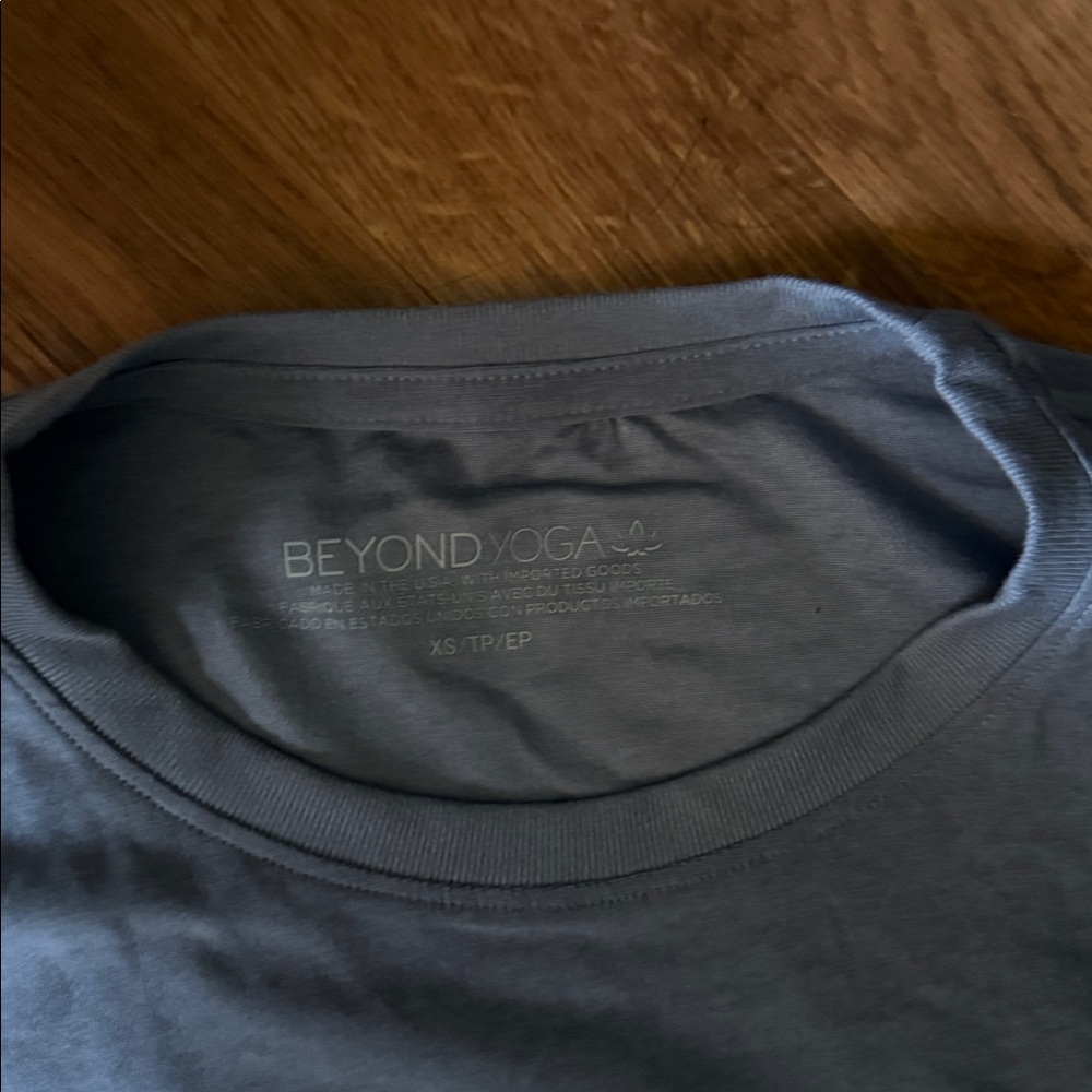 Beyond Yoga Gray Short Sleeve Tee